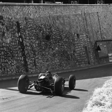 La barre anti-roulis vient de casser... La barre anti-roulis vient de casser...